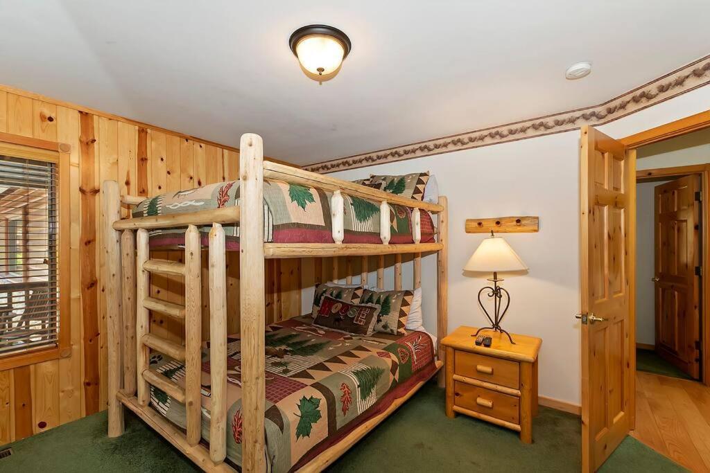 Teakwood - 3-Br Spa, Fire Pit, Quiet, Ac, Centrally Located Villa Big Bear Lake Exteriör bild