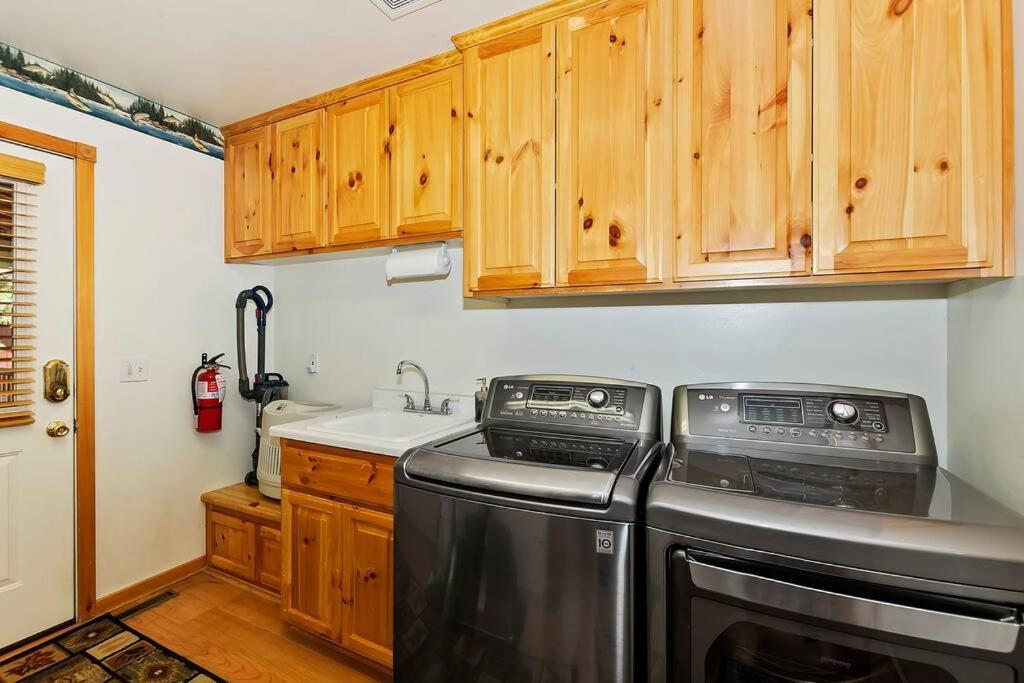 Teakwood - 3-Br Spa, Fire Pit, Quiet, Ac, Centrally Located Villa Big Bear Lake Exteriör bild