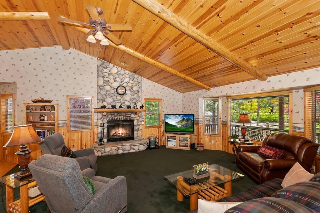 Teakwood - 3-Br Spa, Fire Pit, Quiet, Ac, Centrally Located Villa Big Bear Lake Exteriör bild